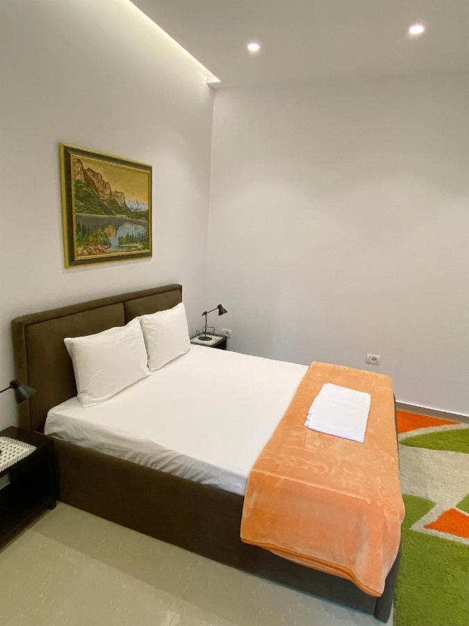 Guesthouse Niko Berat Exterior foto